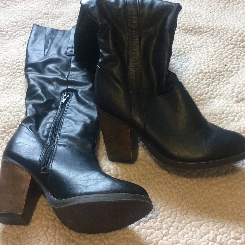 Women’s size 6.5 boots